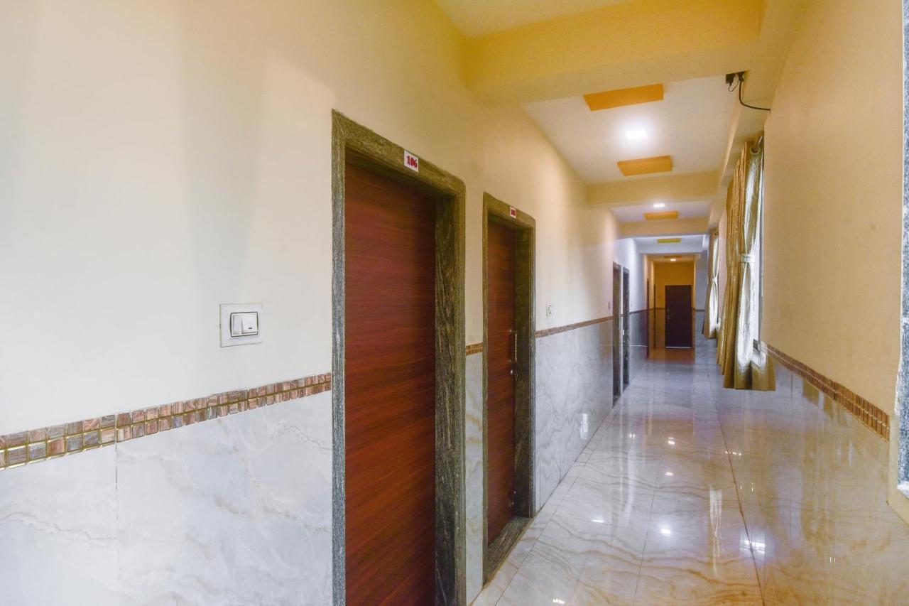 Hotel Oyo 60773 Ruchita Loadging & Boarding Mumbai Exterior foto