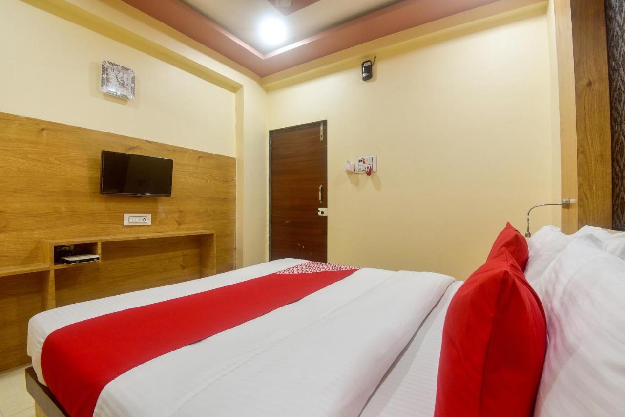 Hotel Oyo 60773 Ruchita Loadging & Boarding Mumbai Exterior foto