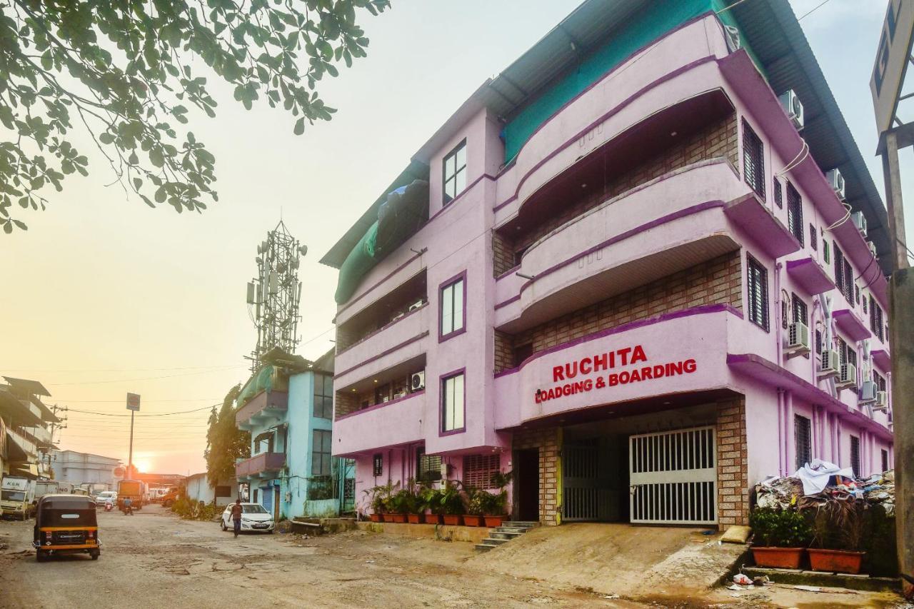 Hotel Oyo 60773 Ruchita Loadging & Boarding Mumbai Exterior foto