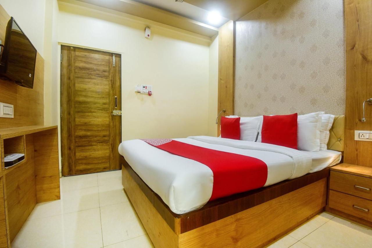 Hotel Oyo 60773 Ruchita Loadging & Boarding Mumbai Exterior foto