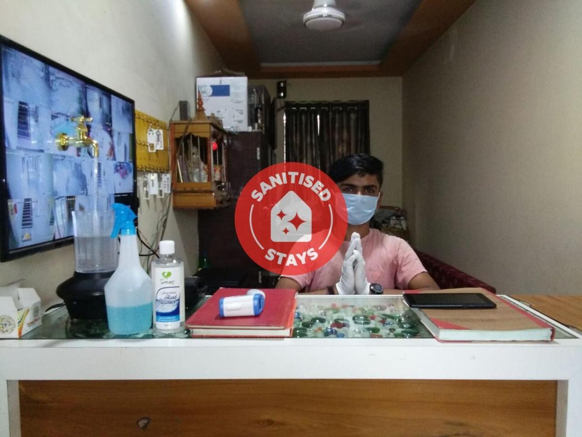 Hotel Oyo 60773 Ruchita Loadging & Boarding Mumbai Exterior foto